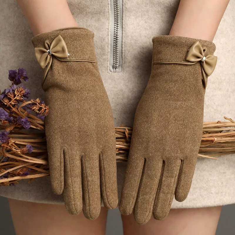 Winter Women's Bow Touch Scree - مراجعة Winter Clothing Essential وسعره