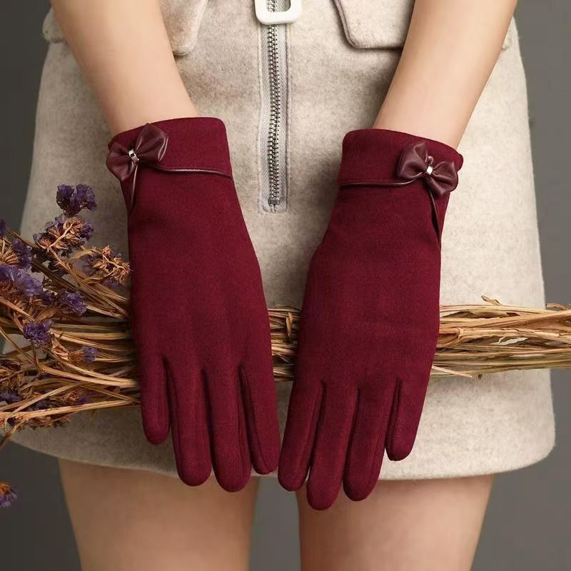 Winter Women's Bow Touch Scree - مراجعة Winter Clothing Essential وسعره